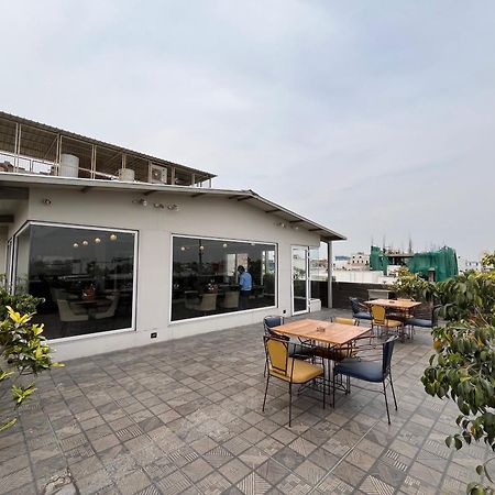 Hotel Royal Livin Varanasi Exterior photo