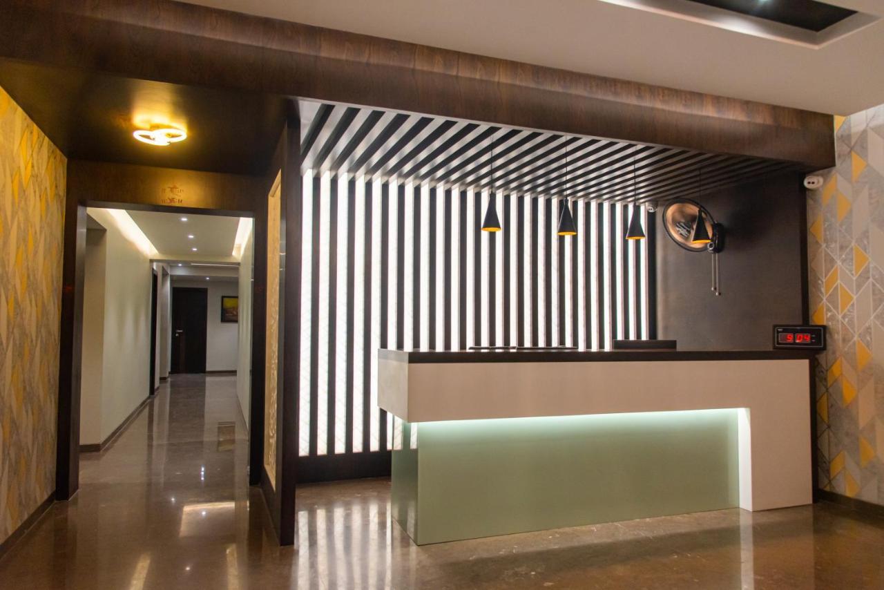 Hotel Royal Livin Varanasi Exterior photo