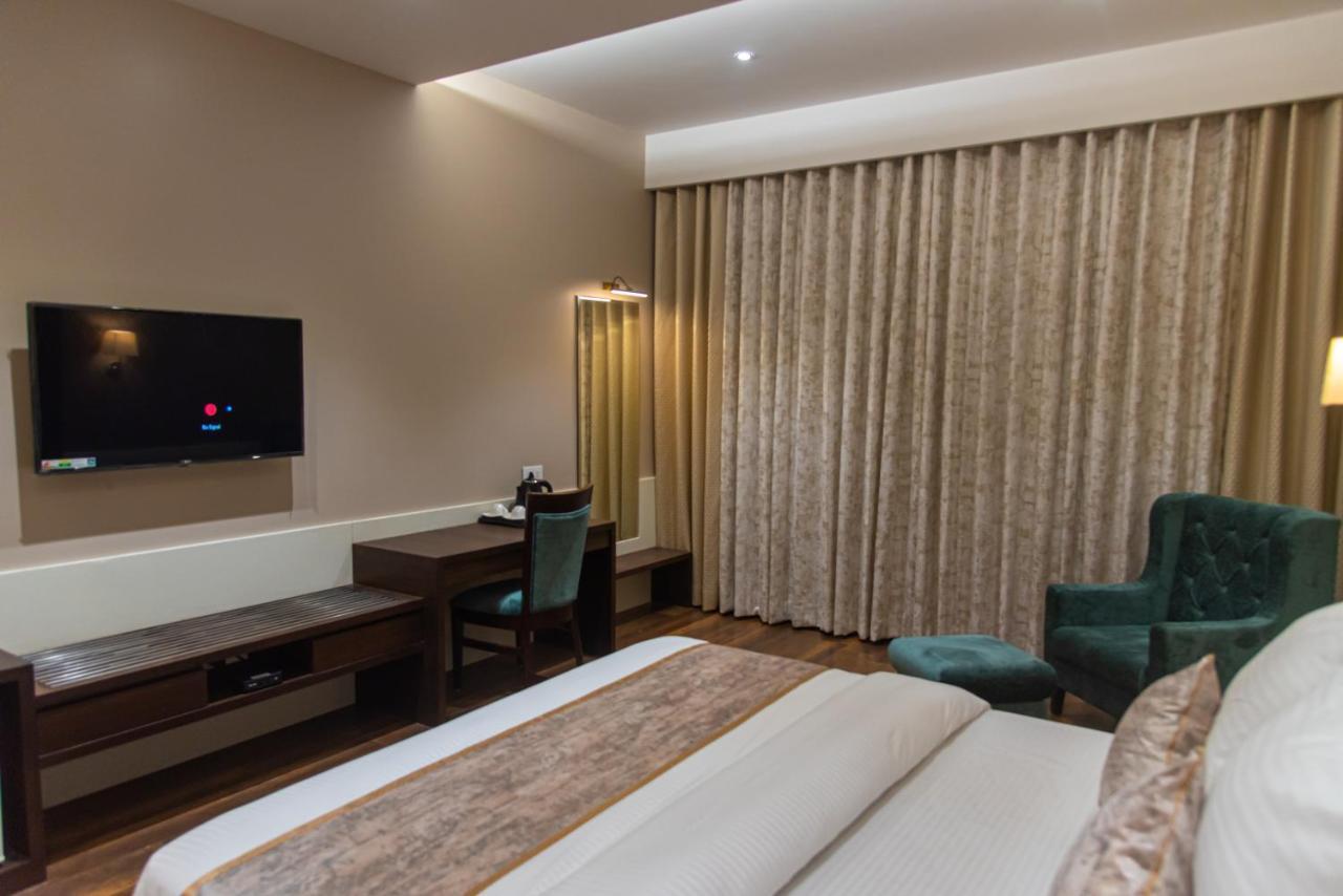 Hotel Royal Livin Varanasi Exterior photo