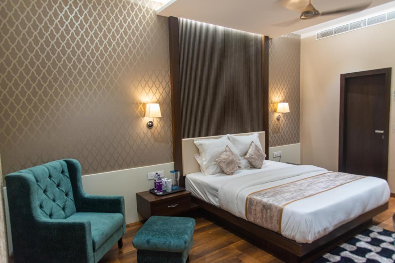 Hotel Royal Livin Varanasi Exterior photo