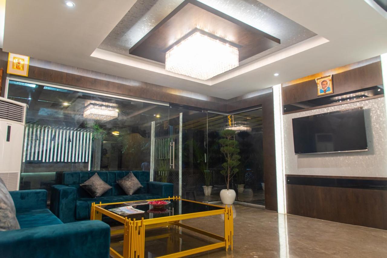 Hotel Royal Livin Varanasi Exterior photo