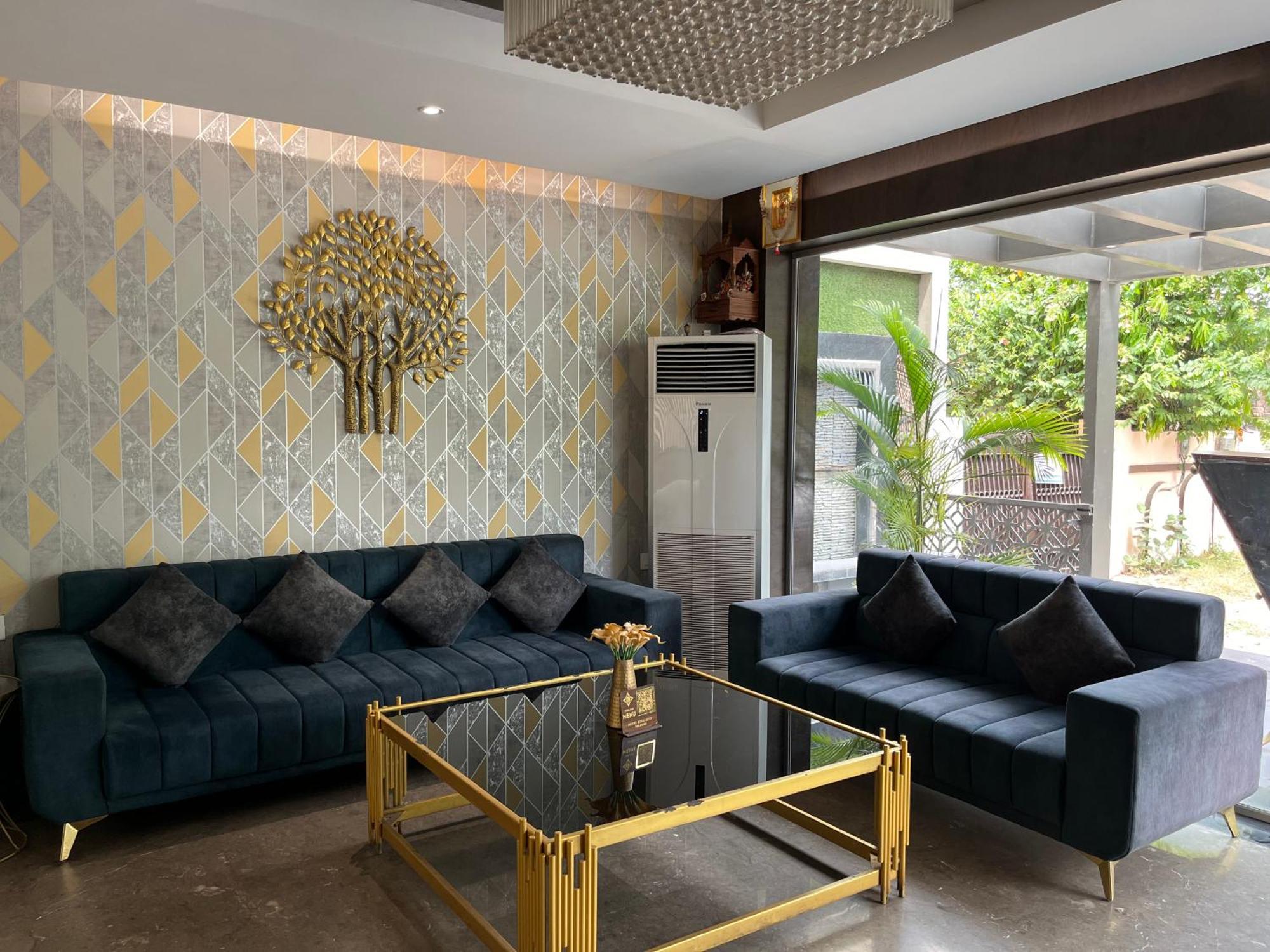 Hotel Royal Livin Varanasi Exterior photo
